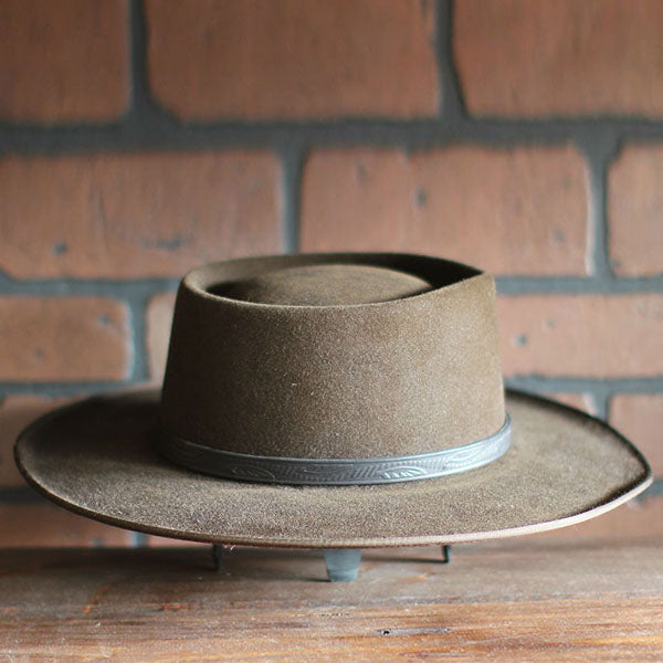 Western-top-hat