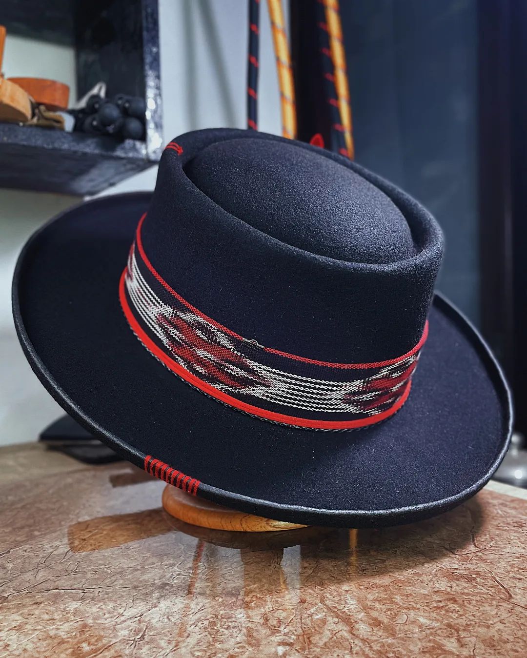 WIDE BRIM PORKPIE HAT
